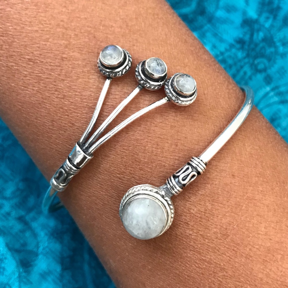 Silver Bracelet  with crystal. Natural stone